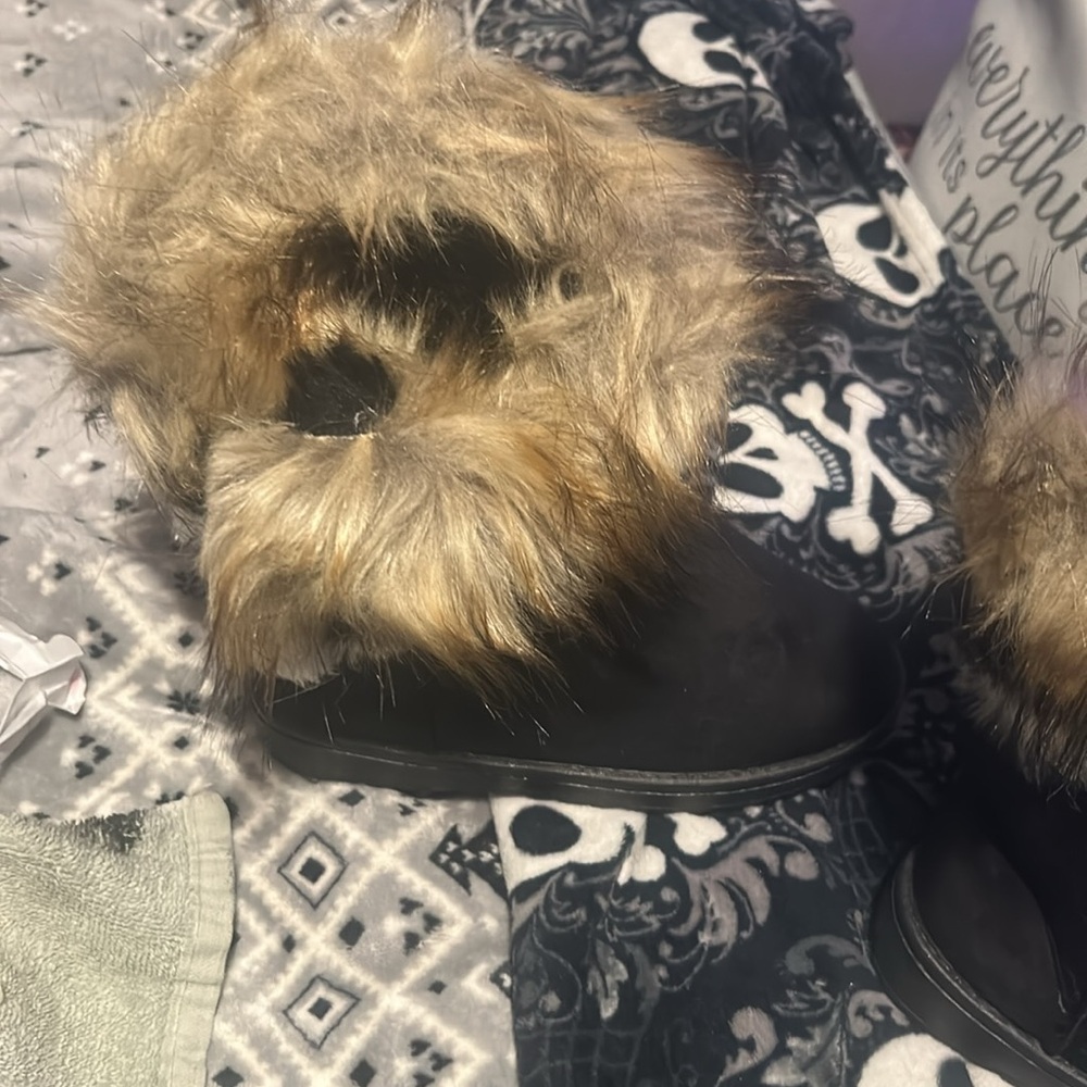Boots - Picture 2 of 3